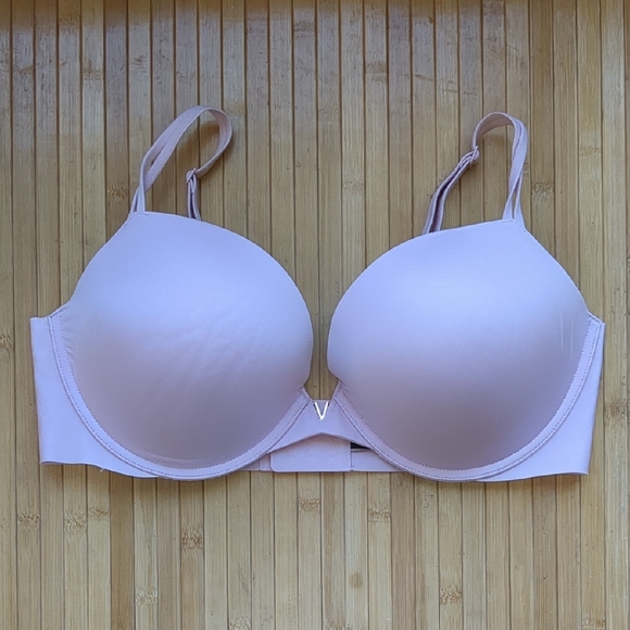 Victoria Secret's Love Cloud Smooth Lightly Lined Full-Coverage Bra, Pink, 38D - Picture 1 of 5